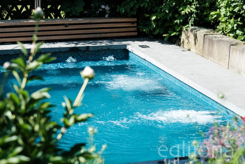 Durch die vielen Ausstattungsmöglichkeiten ist der C-Side Pool perfekt für jeden Garten.