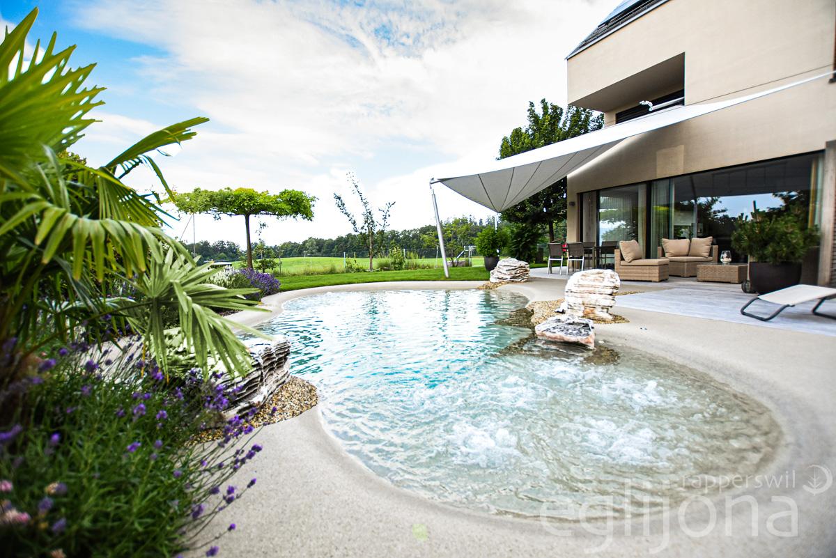 Der Swiss SPA-Pool ermöglicht ein Feriengefühl direkt vor der Haustür.
